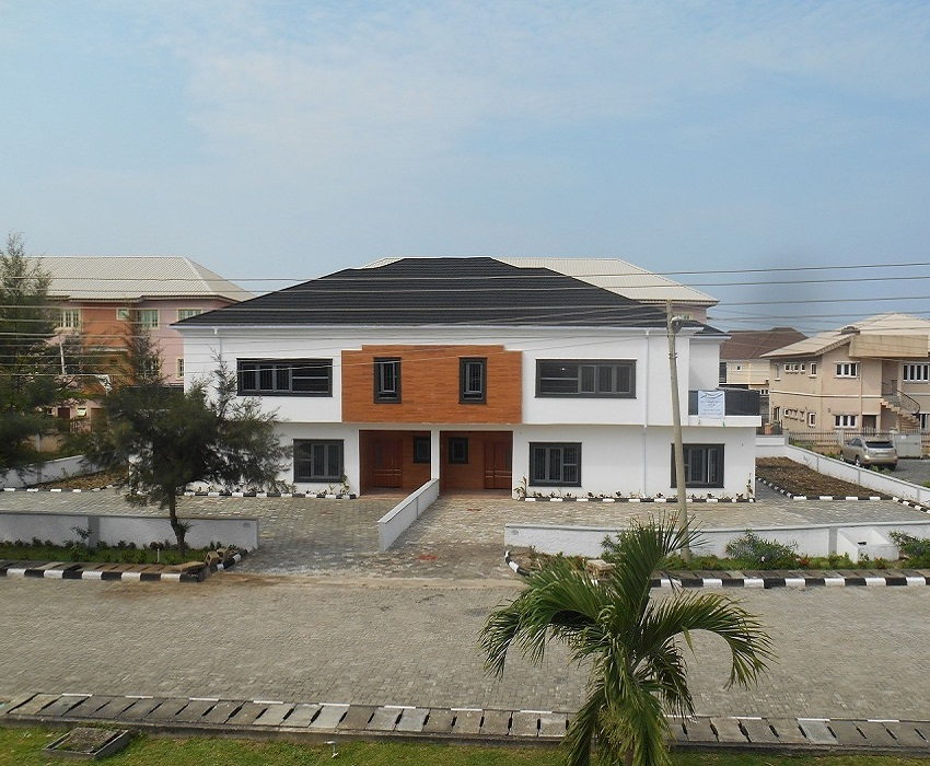 5 Bedrooms Semi-Detached Duplexes